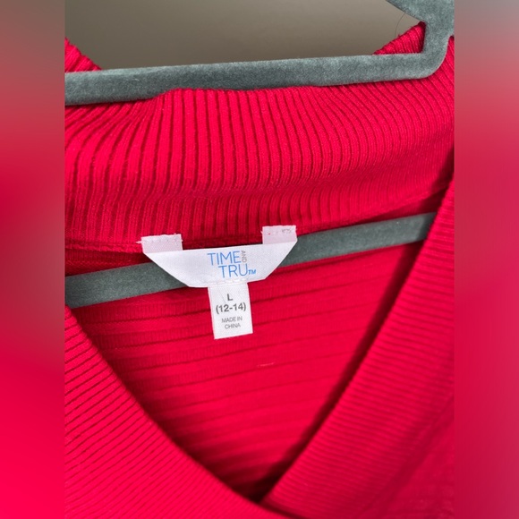 Red Women’s Sweater size Large - Picture 6 of 10